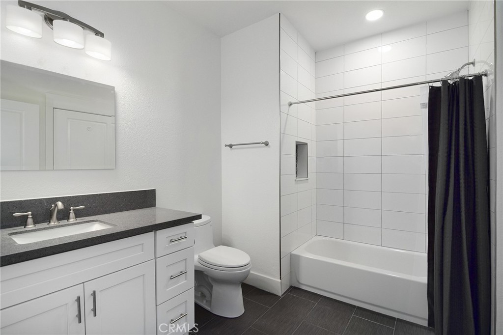 24507 Town Center 7218 Property Photo 10