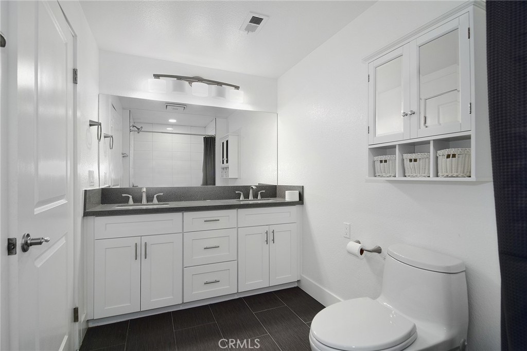 24507 Town Center 7218 Property Photo 14