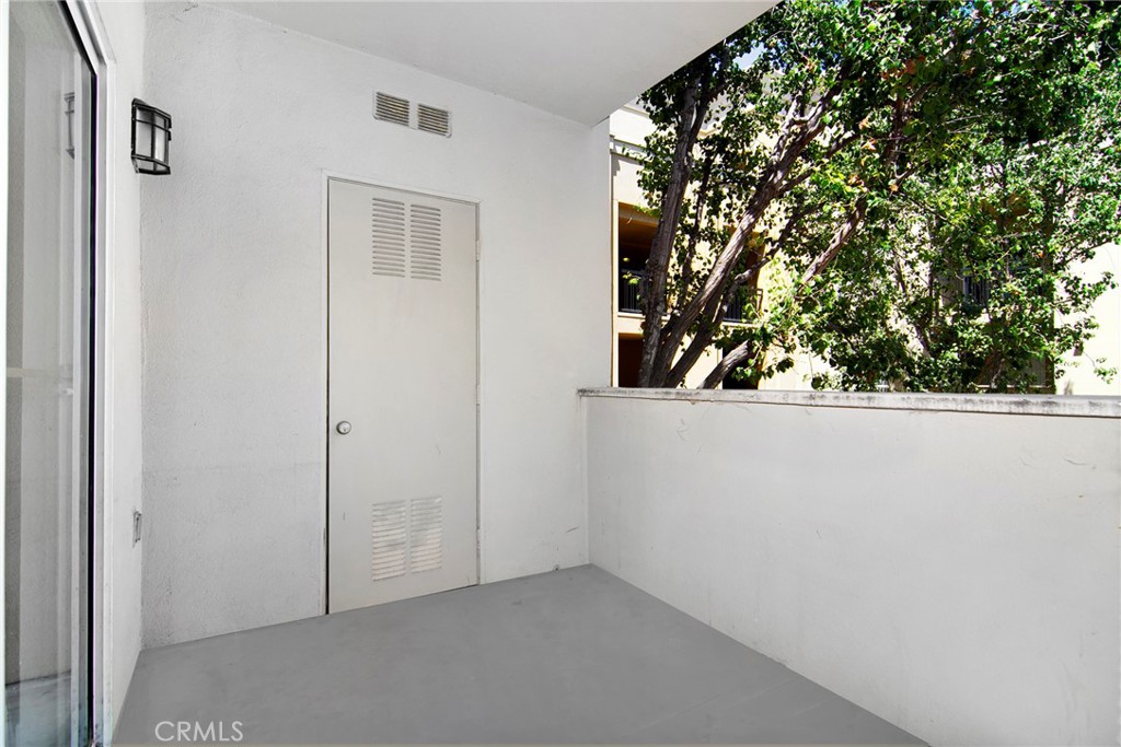 24507 Town Center 7218 Property Photo 15