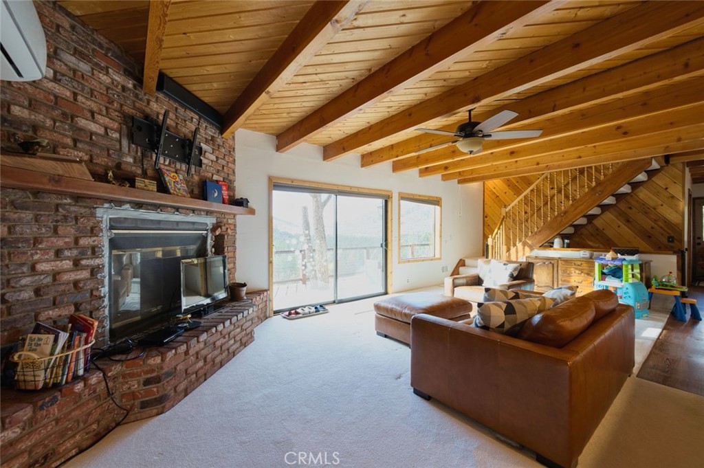 16717 Quail Property Photo 7