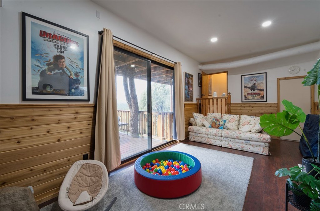 16717 Quail Property Photo 8