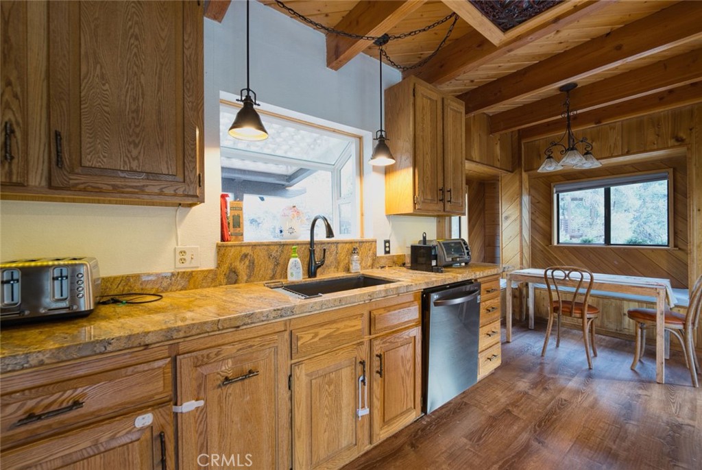 16717 Quail Property Photo 10
