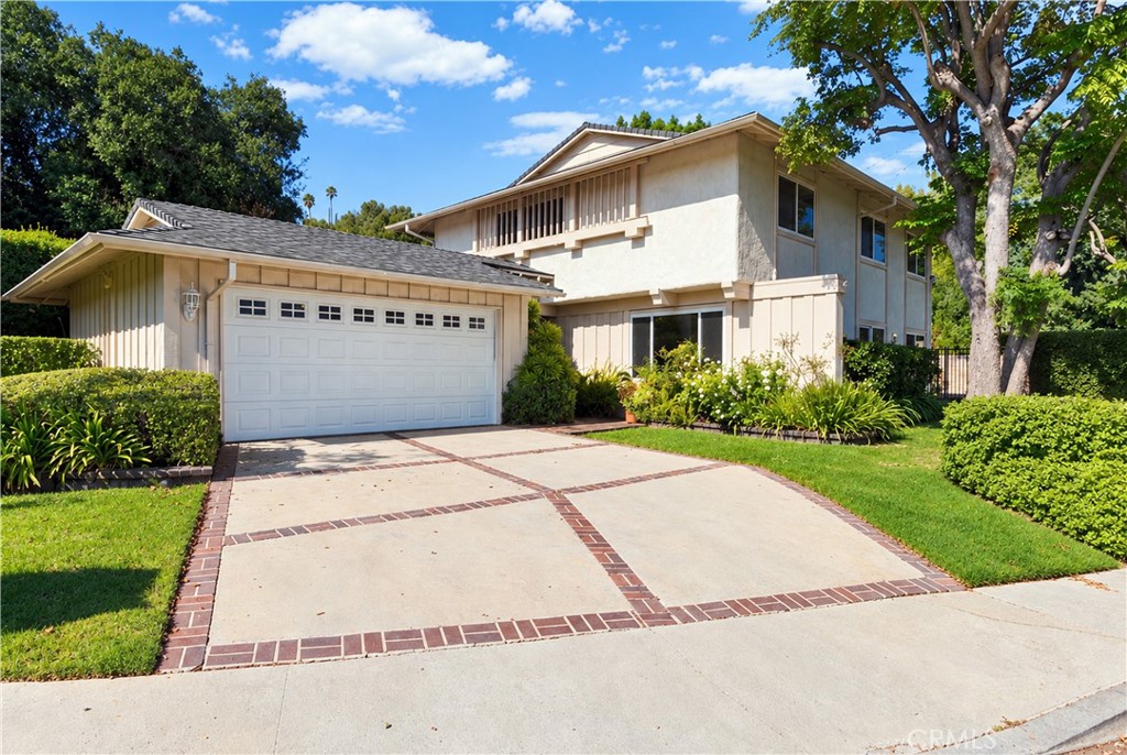 23633 Del Cerro Circle Property Photo 3