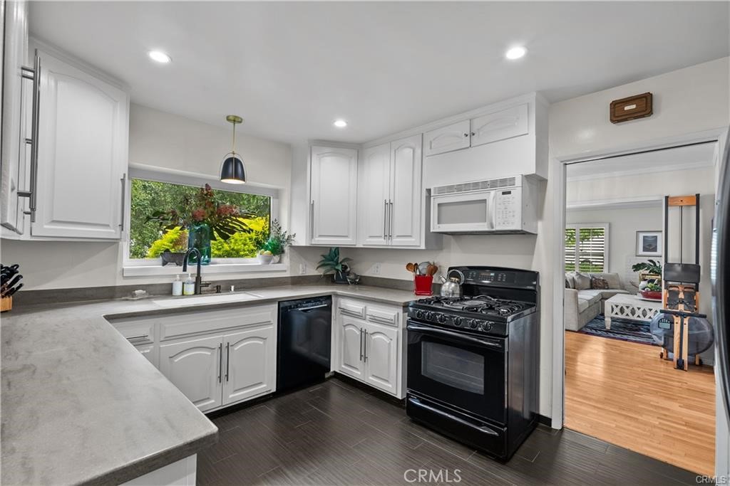 18240 Rayen Street Property Photo 7