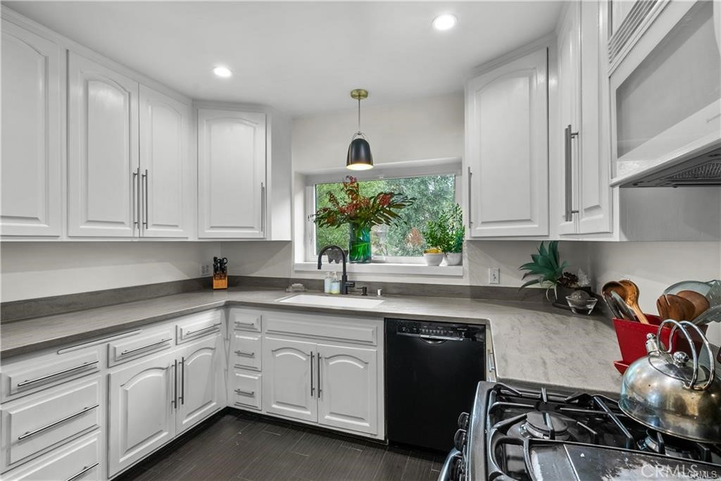 18240 Rayen Street Property Photo 8