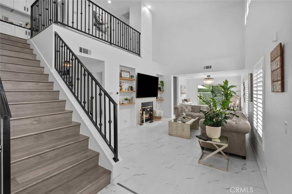 19329 Santa Maria Drive Property Photo 3
