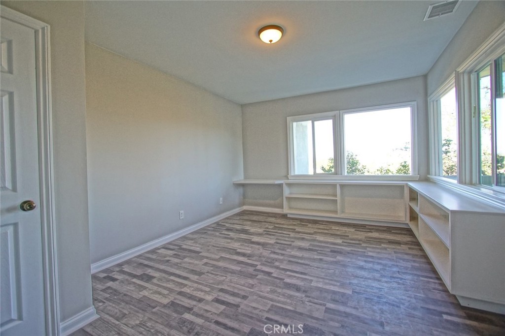 3915 Fredonia Drive Property Photo 23
