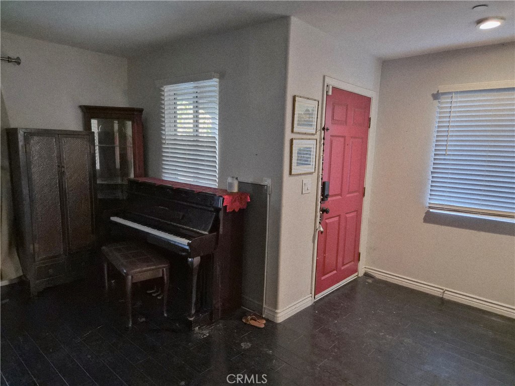 9427 #106 Noble Property Photo 4