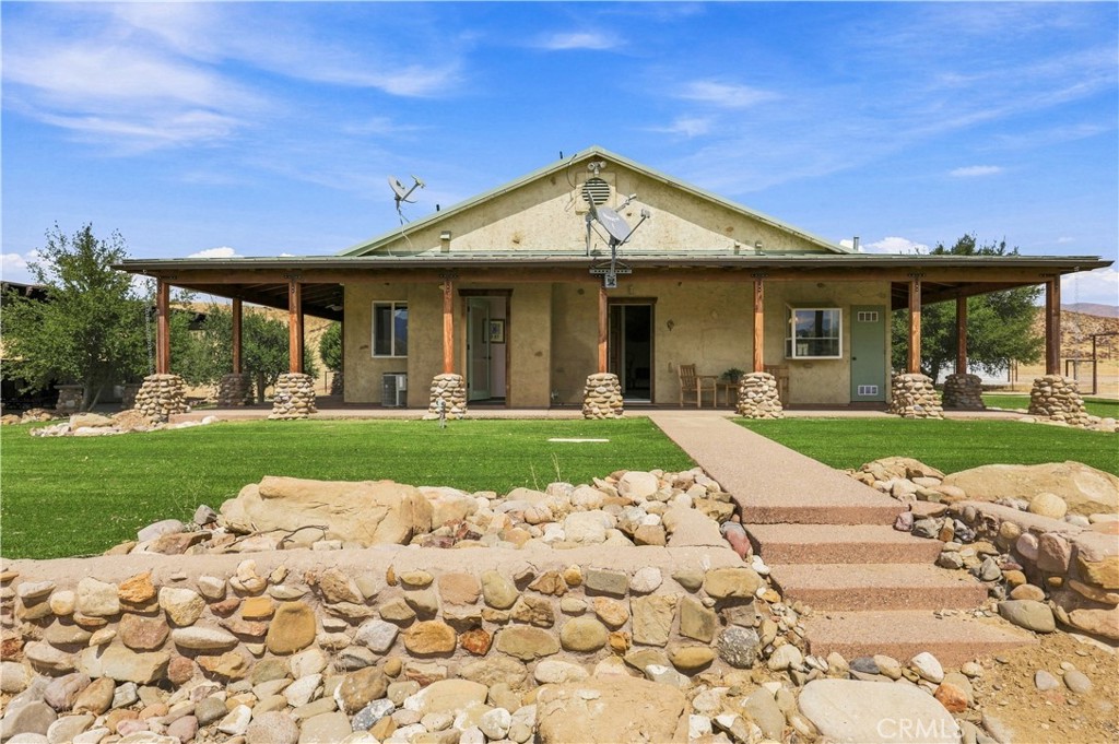 13750 Cuyama Highway Property Photo 1