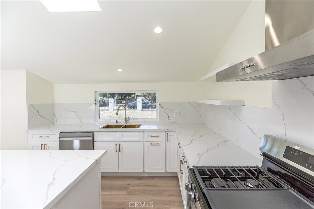 15724 Chase Street Property Photo 10