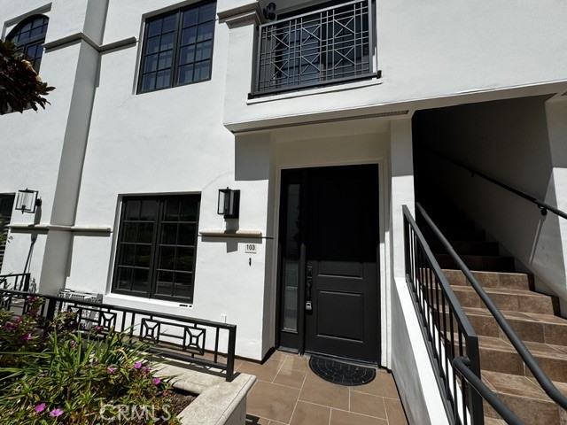 288 S Oakland 103 Property Photo 3