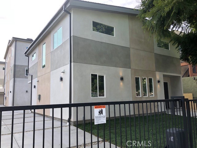 14126 Sylvan Street Property Photo 1