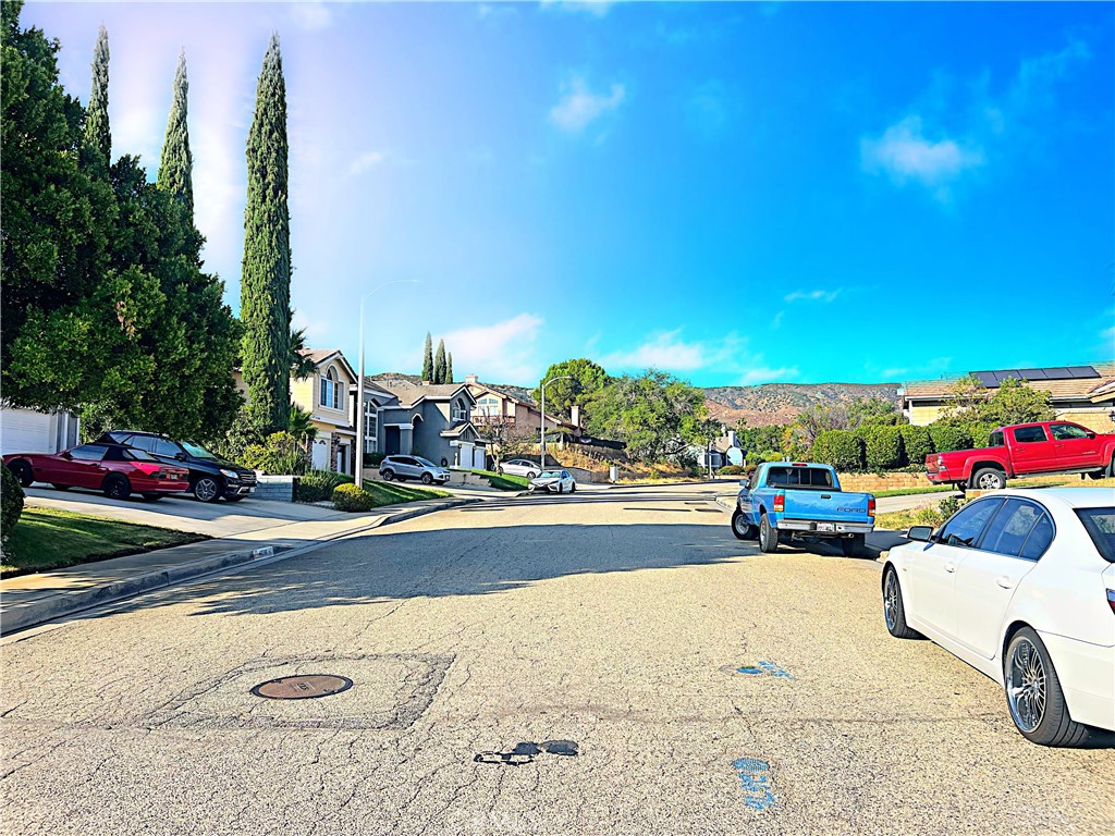 42205 Round Hill Drive Property Photo 4