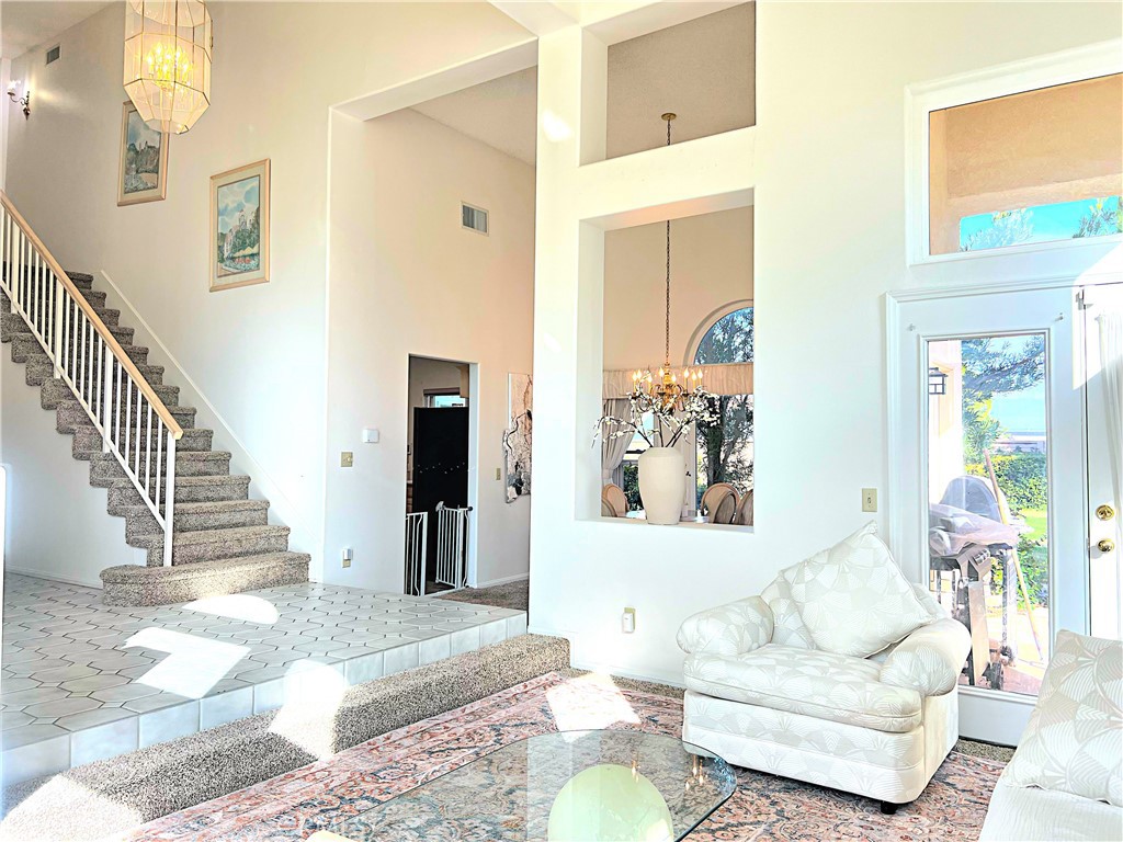 42205 Round Hill Drive Property Photo 11
