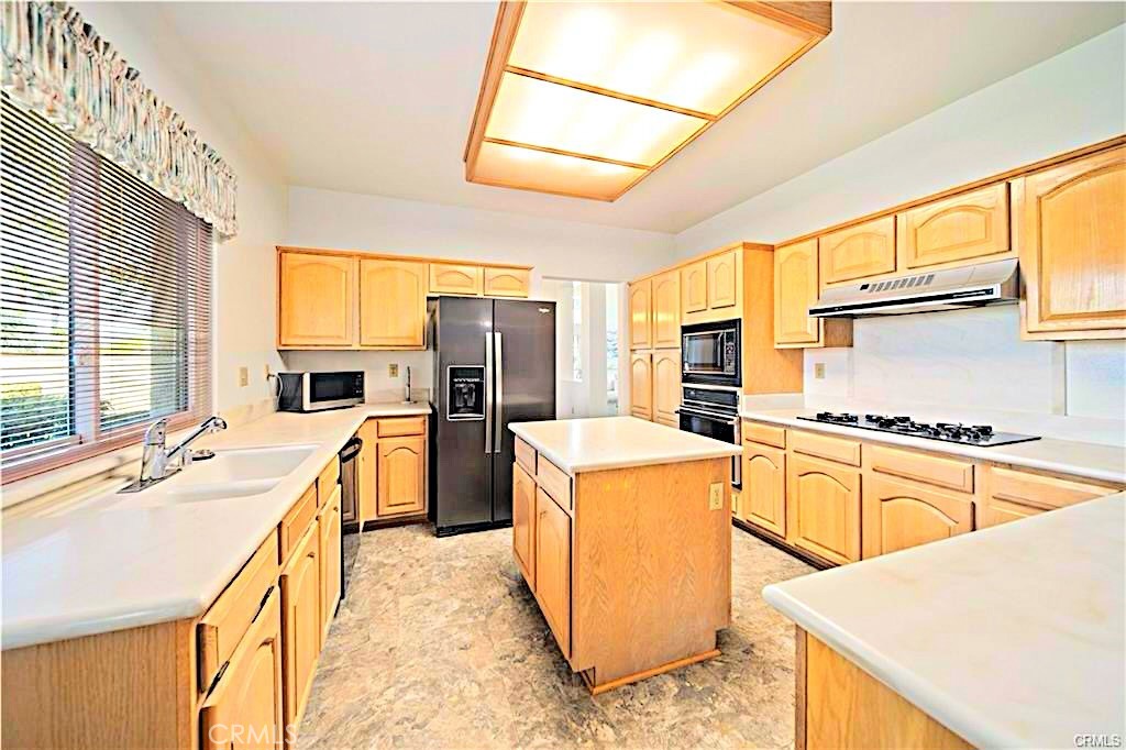 42205 Round Hill Drive Property Photo 16