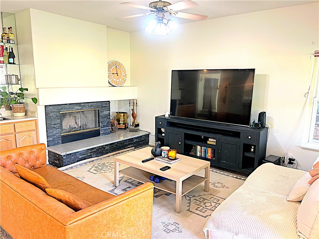 42205 Round Hill Drive Property Photo 21