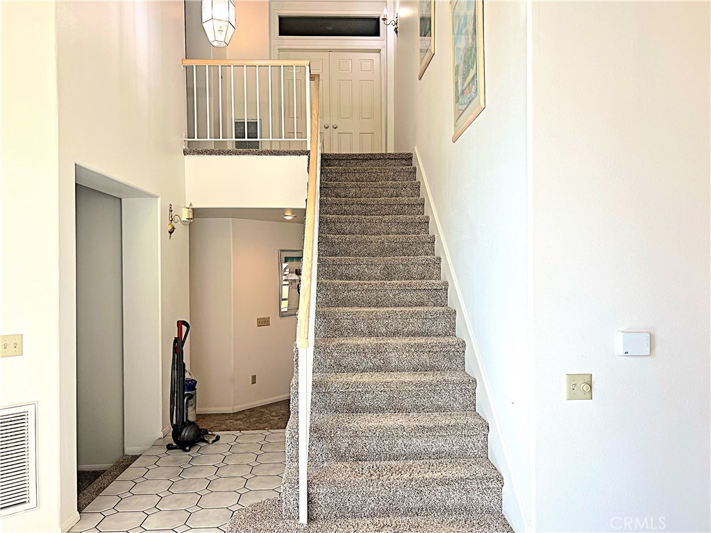 42205 Round Hill Drive Property Photo 23