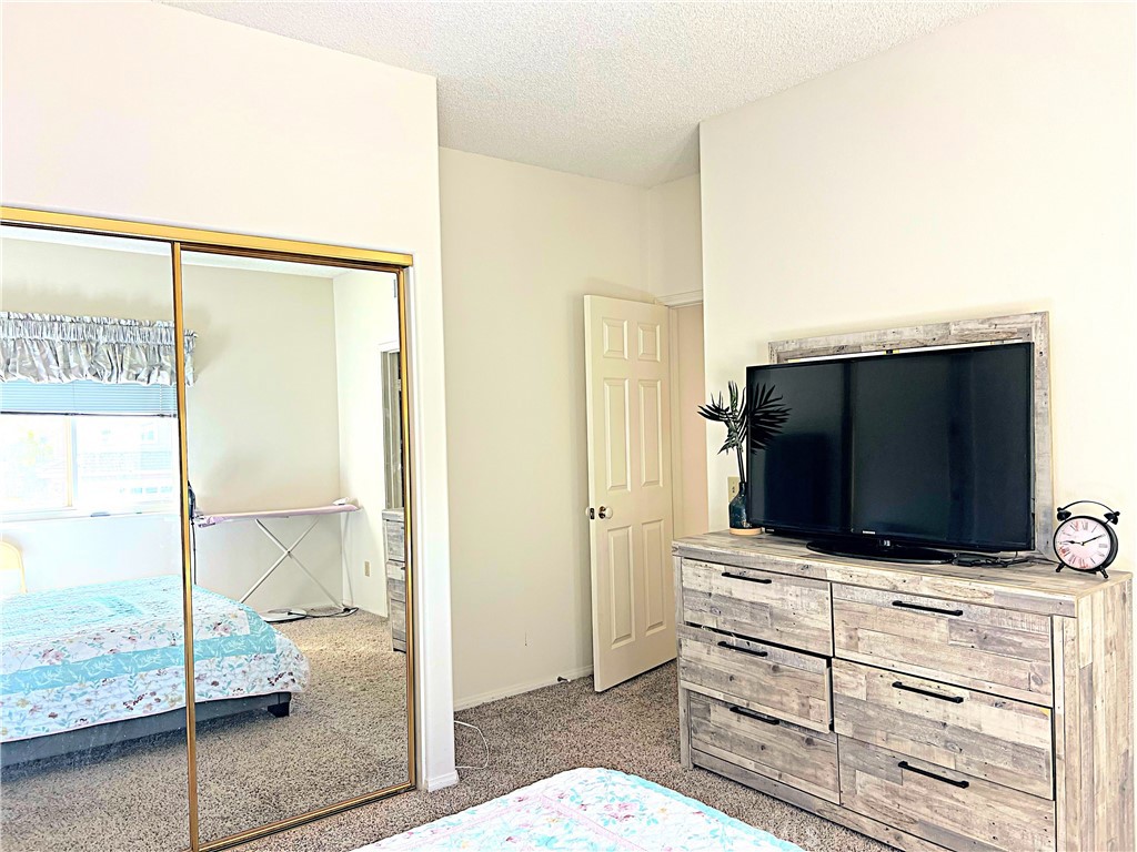 42205 Round Hill Drive Property Photo 25