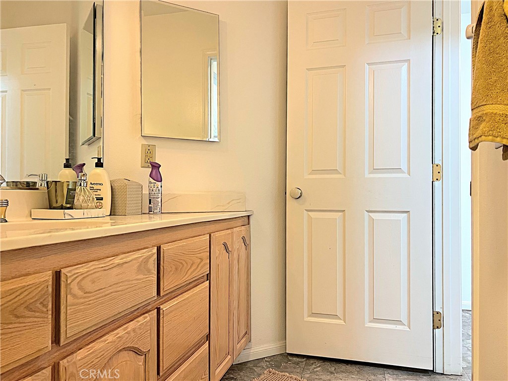 42205 Round Hill Drive Property Photo 33