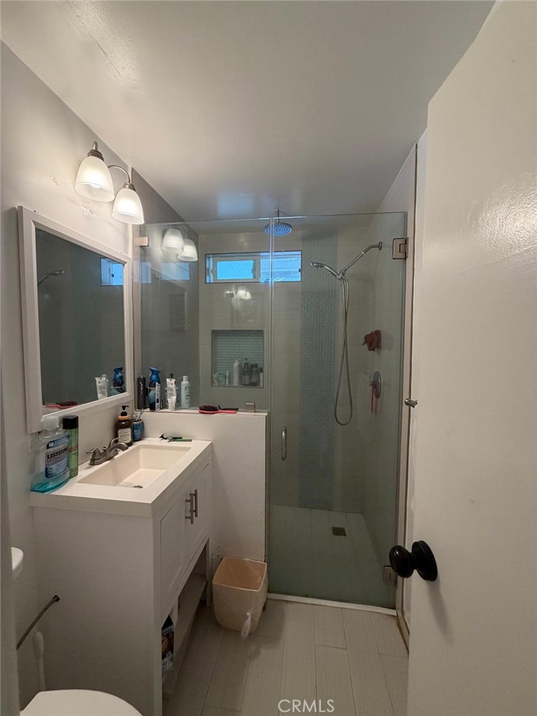 4909 Gaviota Avenue Property Photo 3
