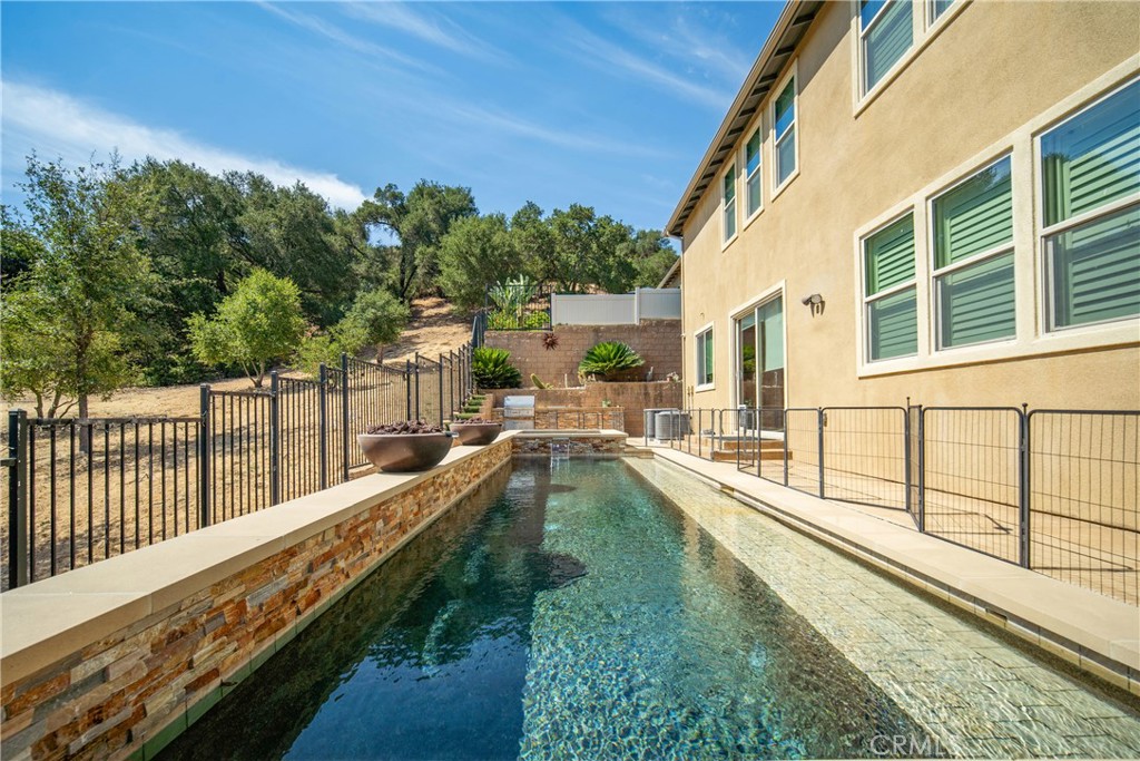 4948 Hydepark Drive Property Photo 16