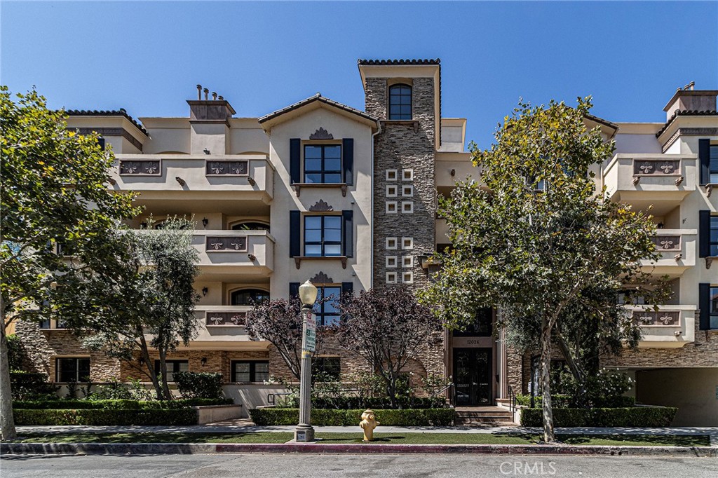 12026 Hoffman 104 Property Photo 1