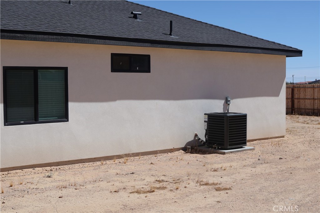 9736 Nipa Ave Property Photo 3