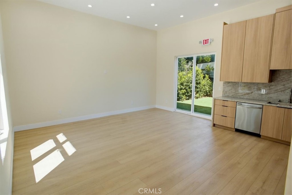 5320 Louise Avenue Property Photo 57