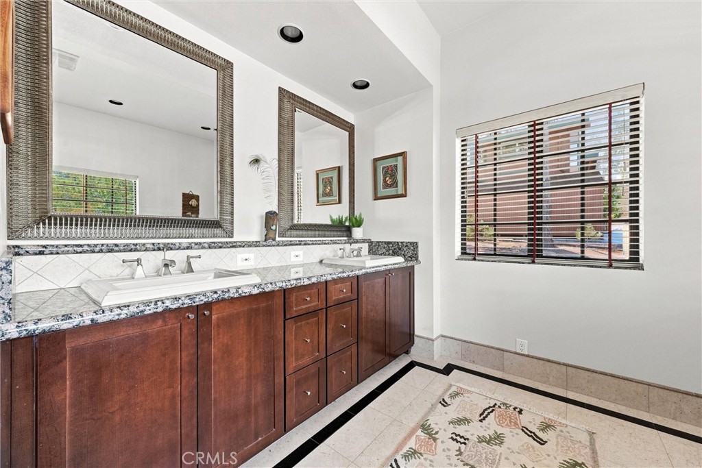 16330 Askin Drive Property Photo 15