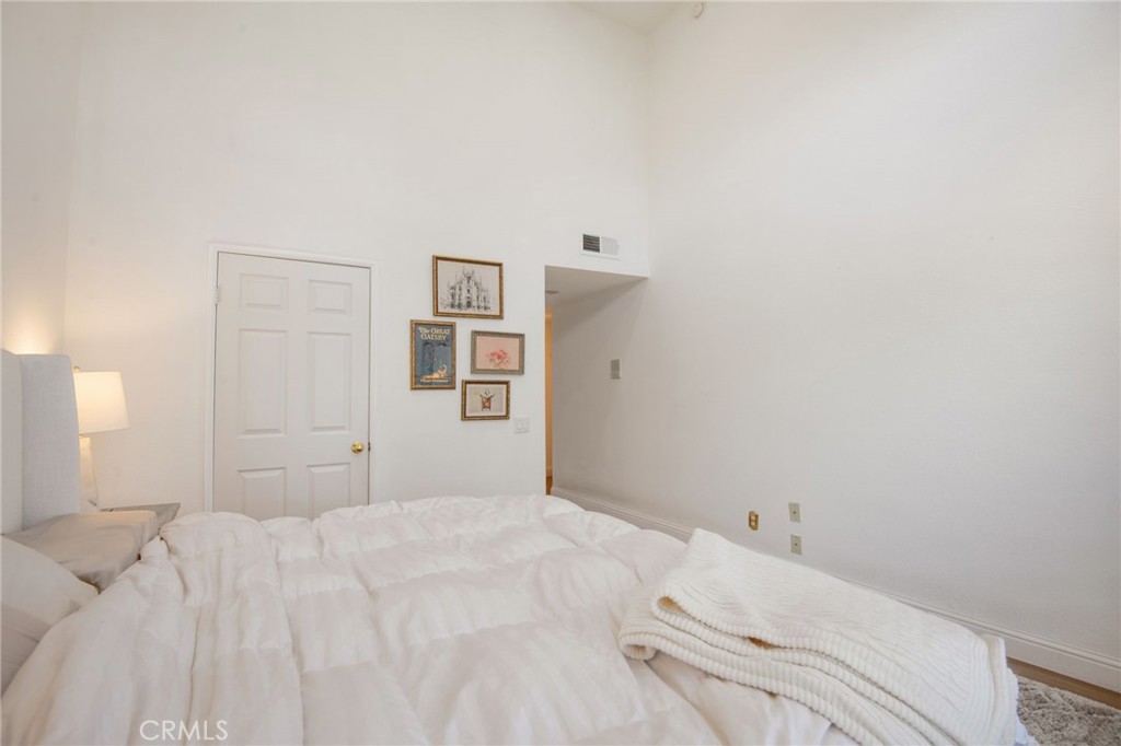 13220 Valleyheart Drive 305 Property Photo 18