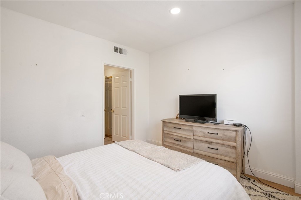 13220 Valleyheart Drive 305 Property Photo 25