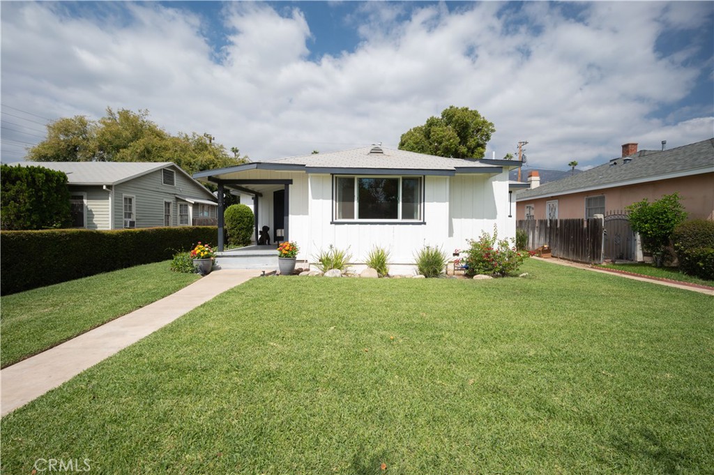 3149 E Green Property Photo 3
