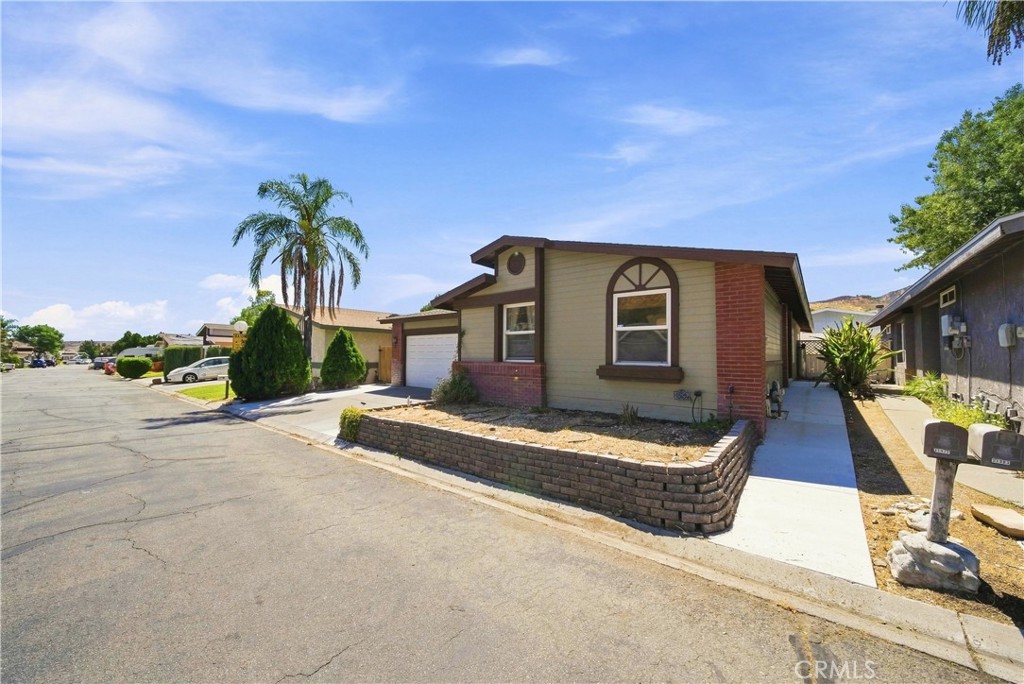 31977 Quartz Lane Property Photo 1