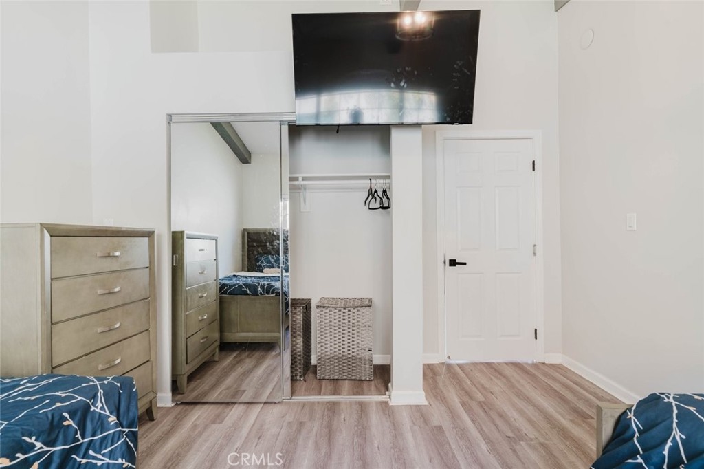 12352 Woodley Avenue Property Photo 14