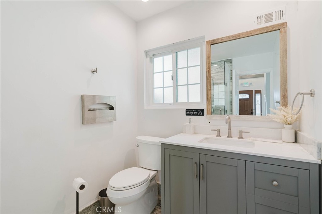 12352 Woodley Avenue Property Photo 15