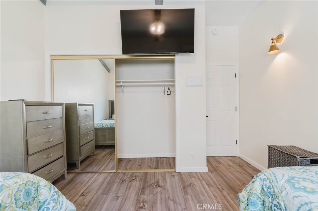 12352 Woodley Avenue Property Photo 19