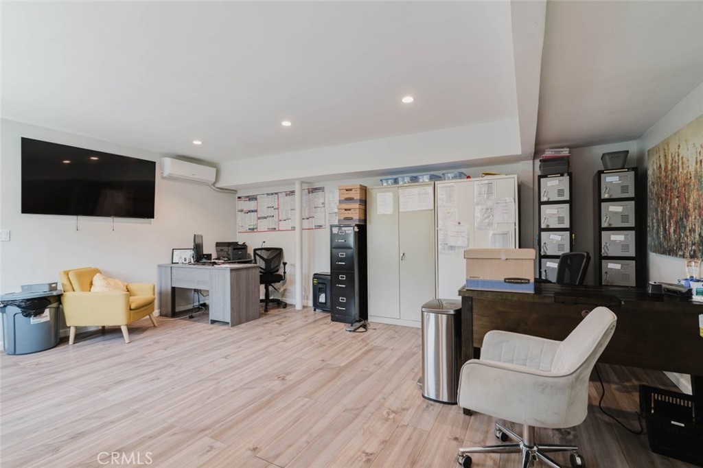 12352 Woodley Avenue Property Photo 24