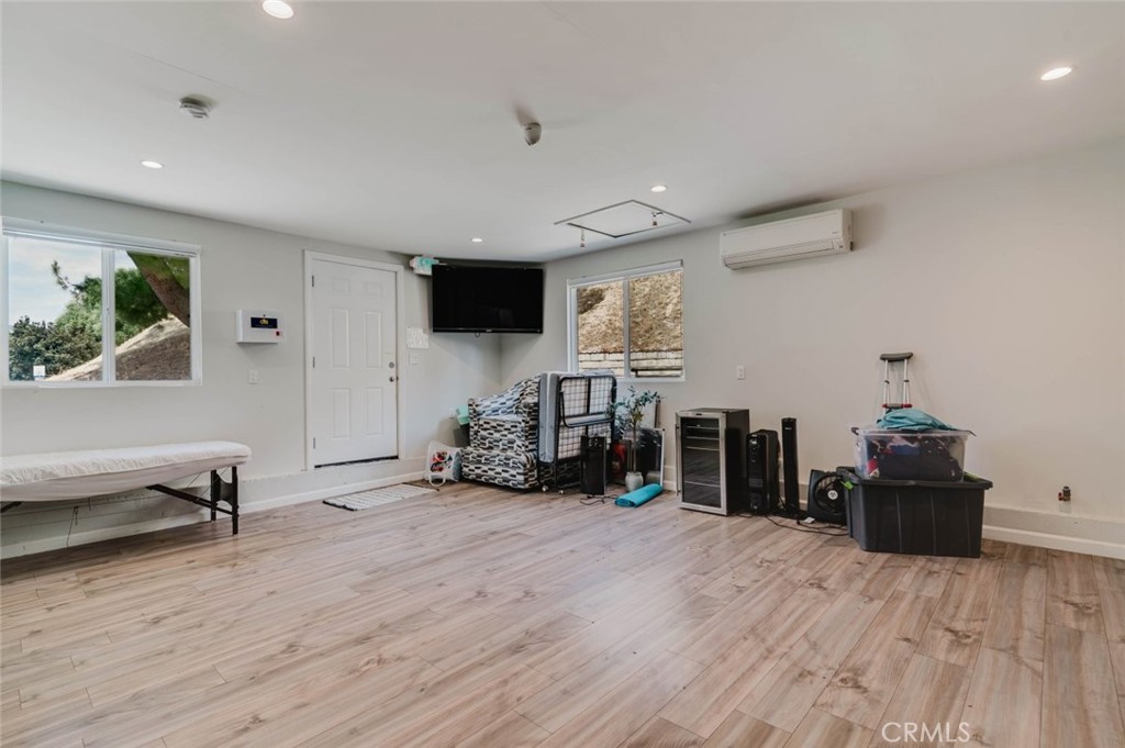 12352 Woodley Avenue Property Photo 28