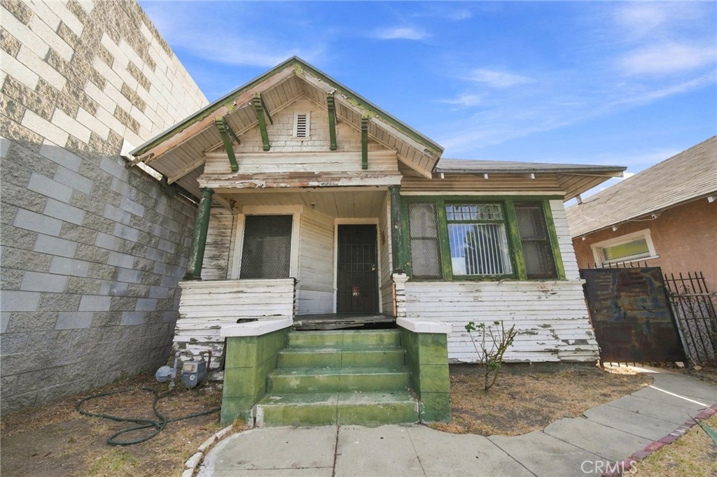 4010 Wall Property Photo 1