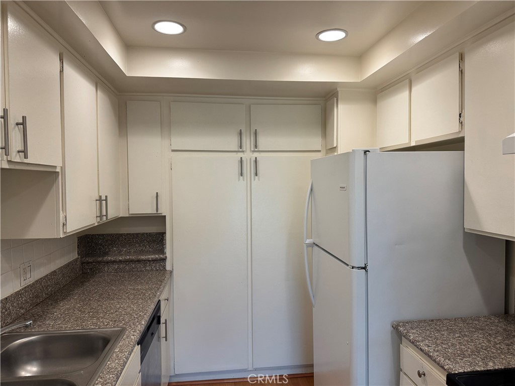 12830 Burbank 307 Property Photo 12