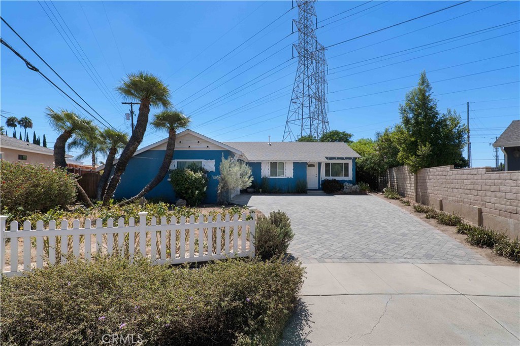 14766 Kingsbury Street Property Photo 1