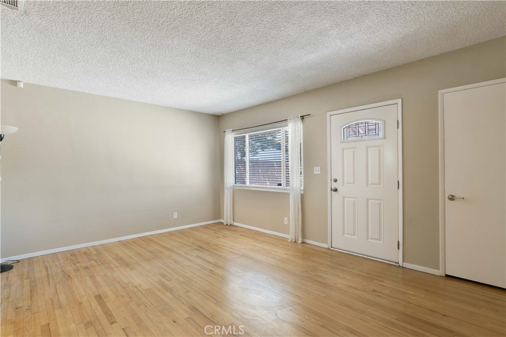 14766 Kingsbury Street Property Photo 5