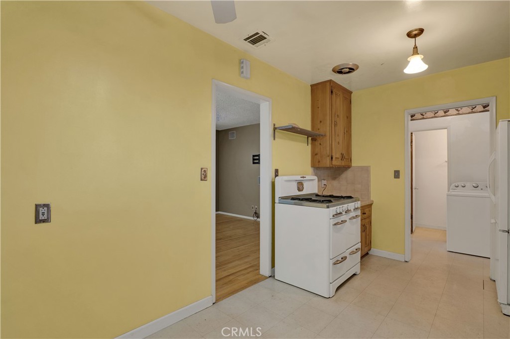 14766 Kingsbury Street Property Photo 15
