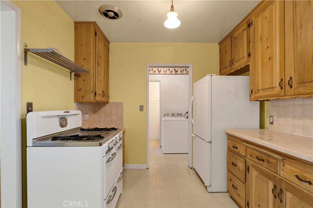 14766 Kingsbury Street Property Photo 16