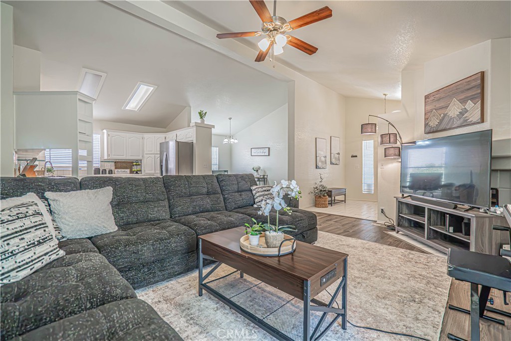 20160 Summit View Drive Property Photo 7