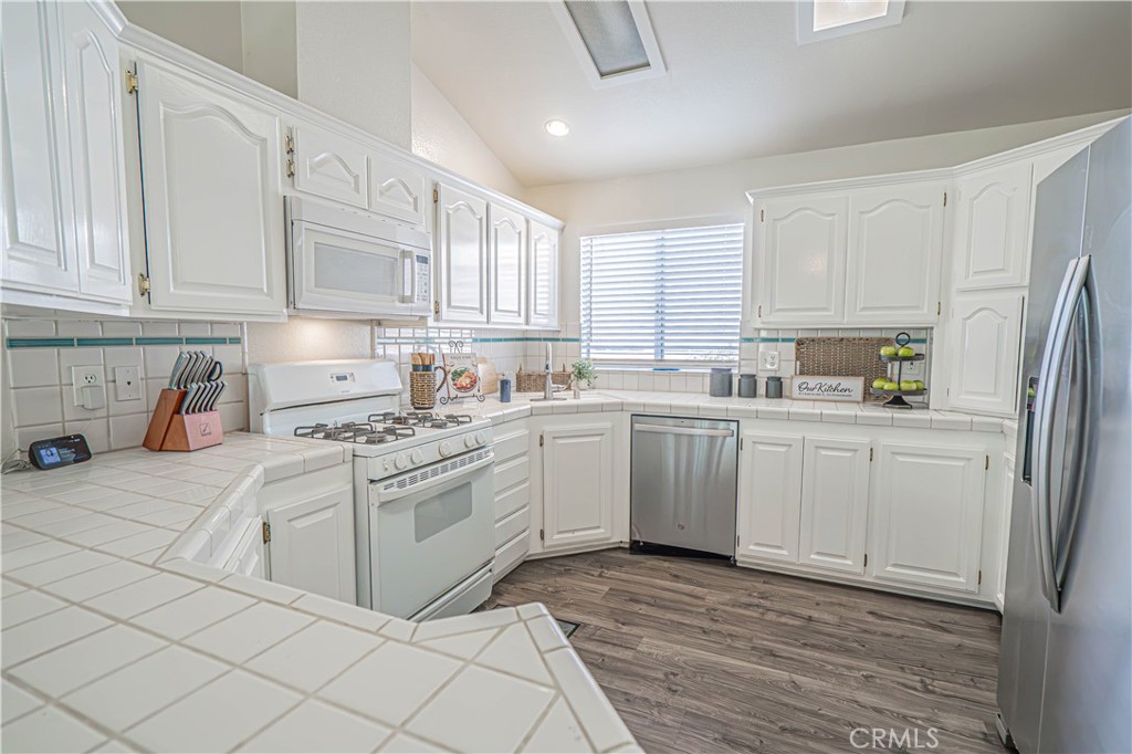 20160 Summit View Drive Property Photo 11