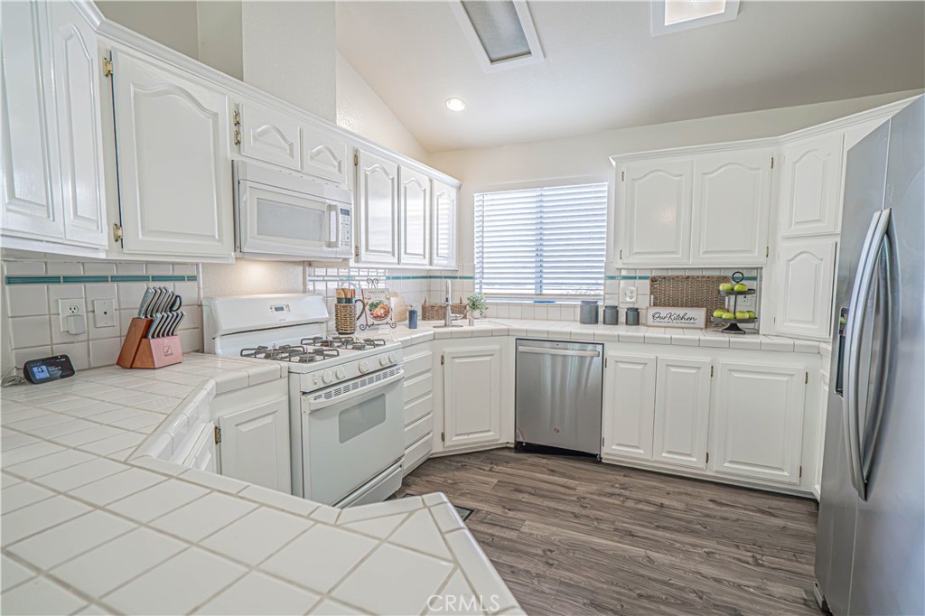 20160 Summit View Drive Property Photo 11