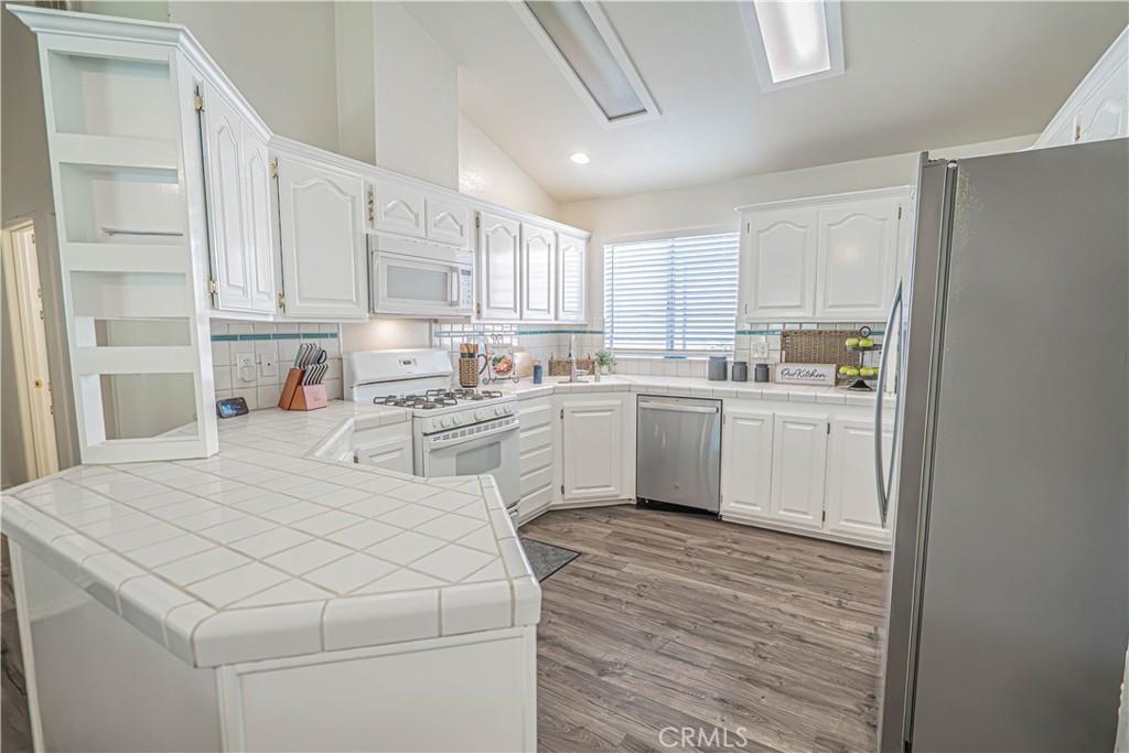 20160 Summit View Drive Property Photo 13