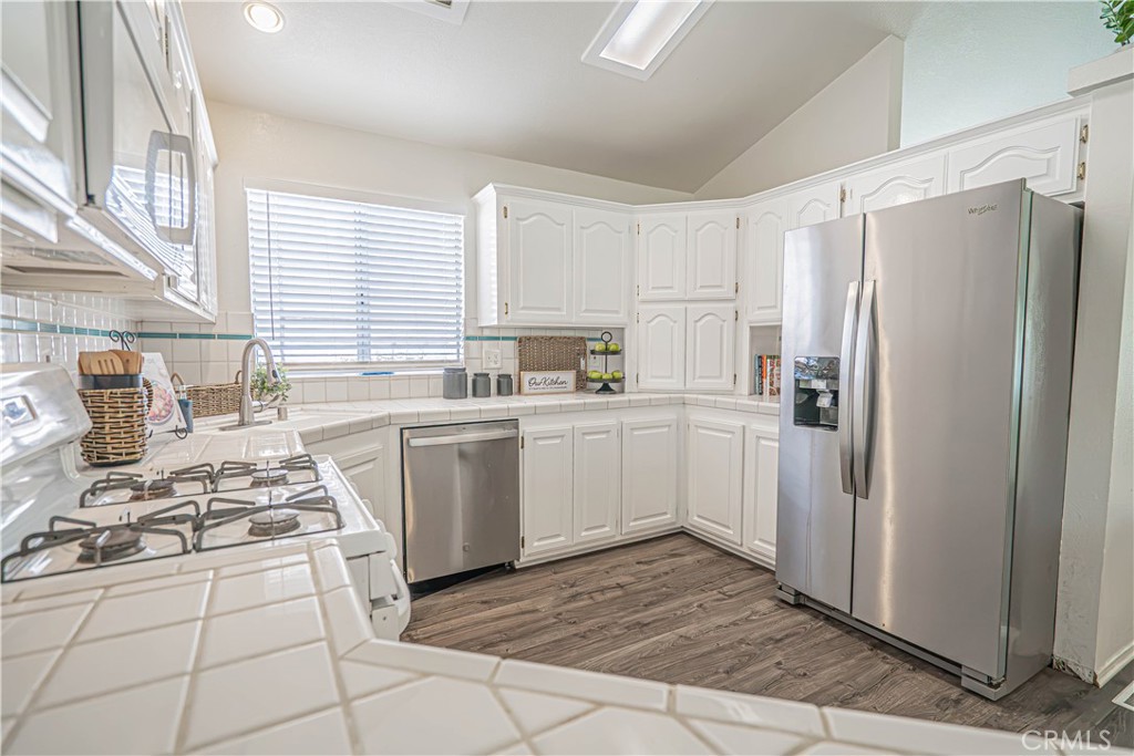 20160 Summit View Drive Property Photo 14