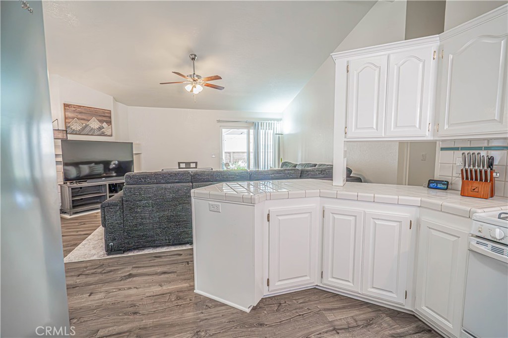 20160 Summit View Drive Property Photo 15